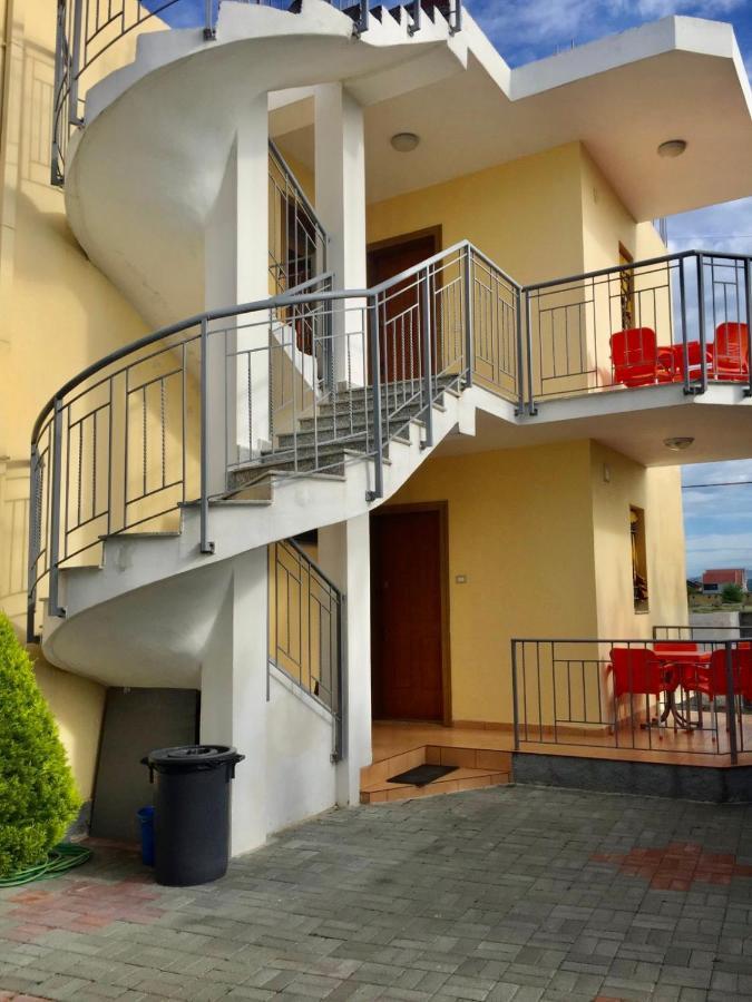 Shyqi Apartments Velipojë Eksteriør bilde
